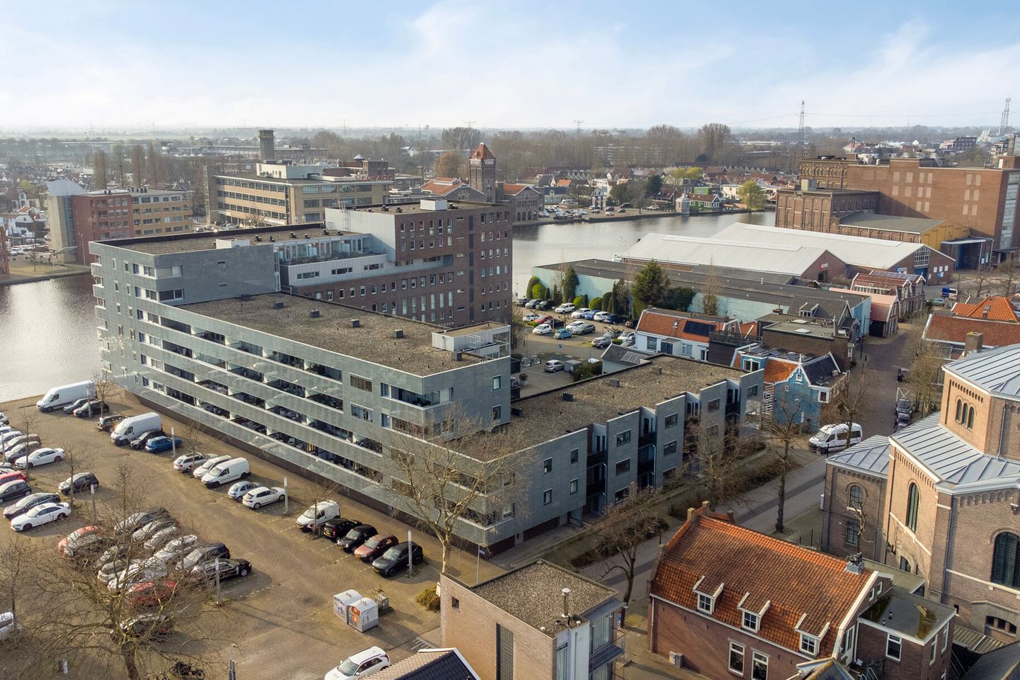 Spacious ground floor apartment with private terrace on the Zaan — 39