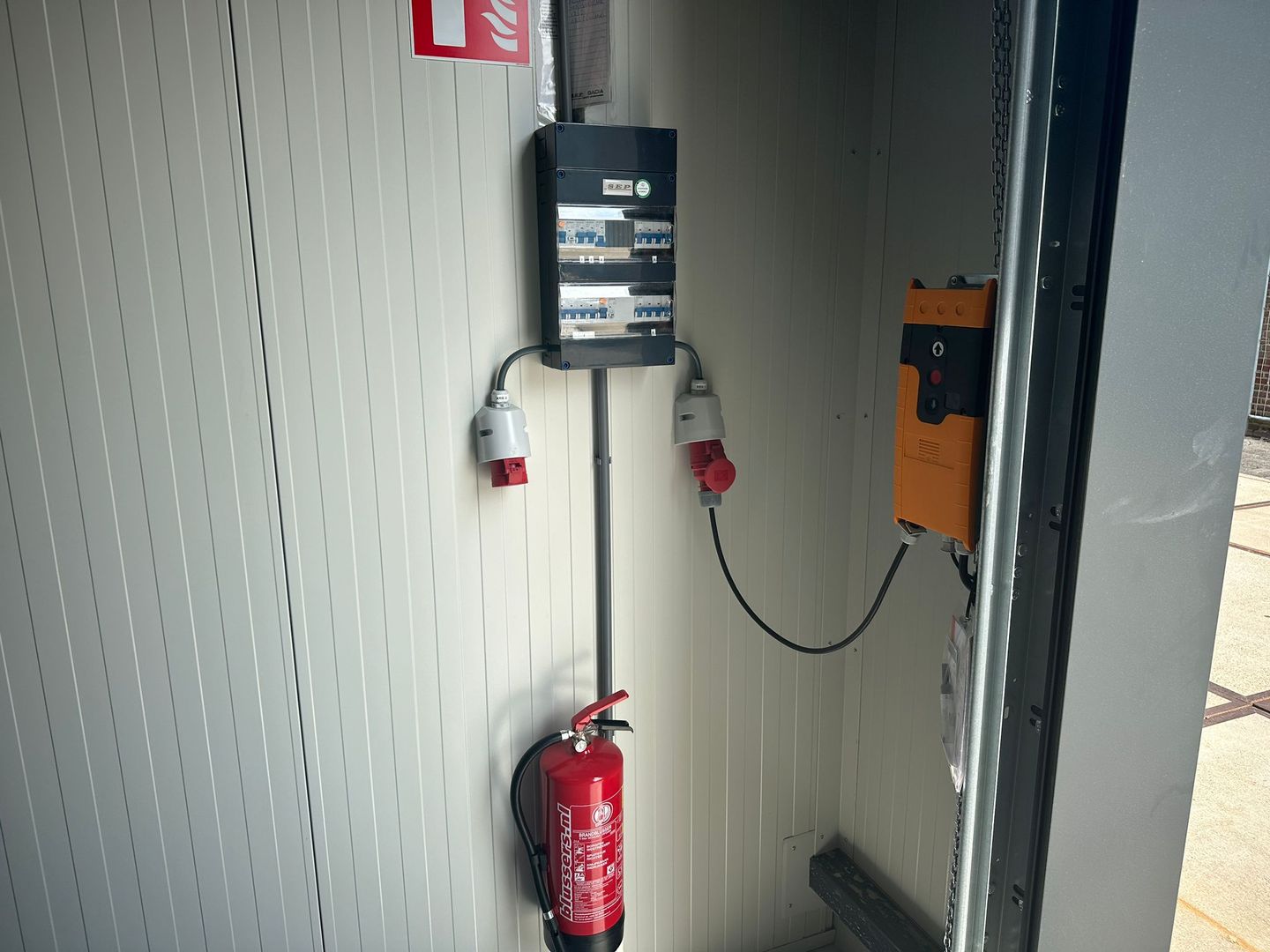 View photo 4 of Rietveldenweg 32