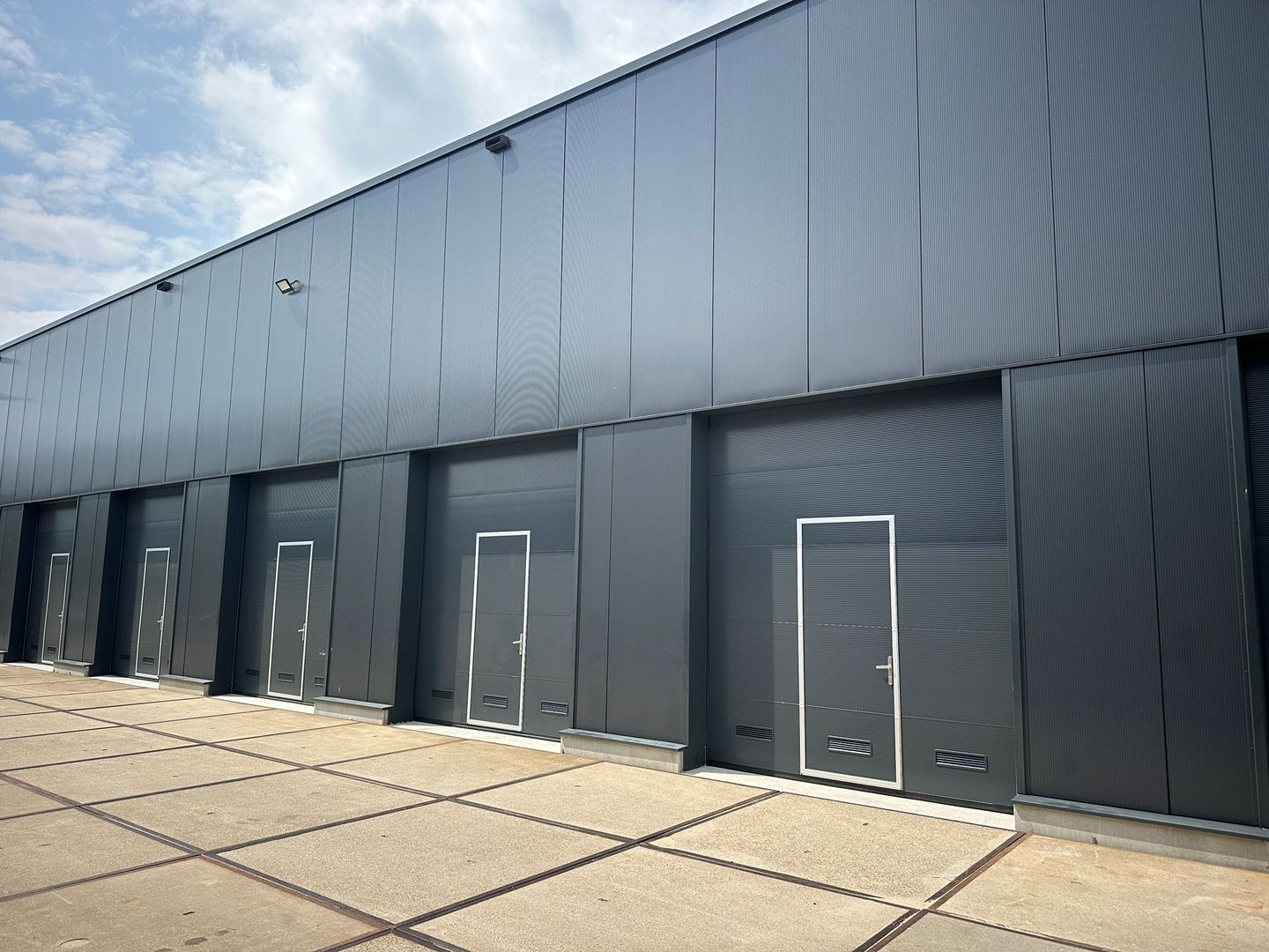 View photo 1 of Rietveldenweg 32