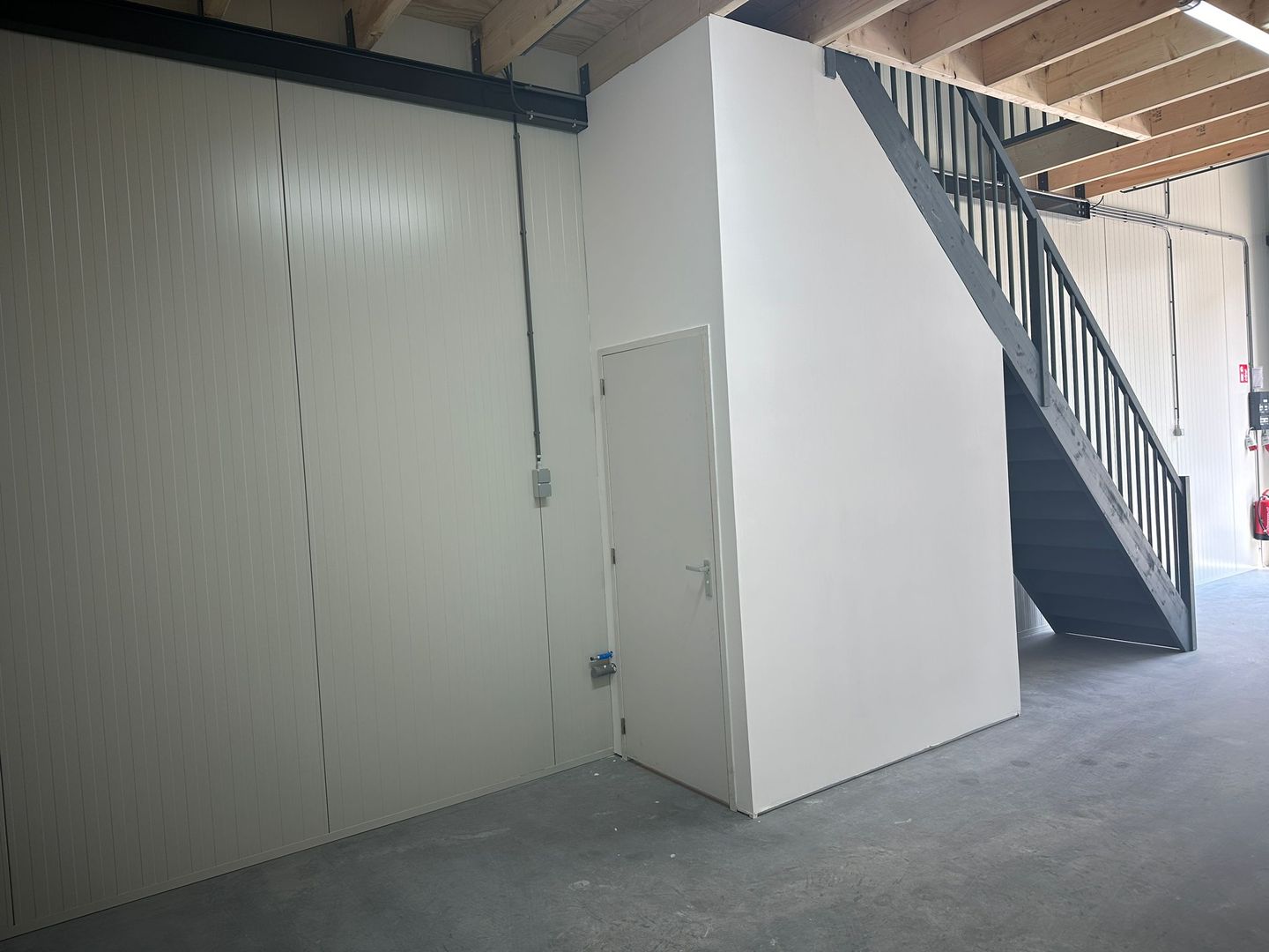 View photo 3 of Rietveldenweg 32