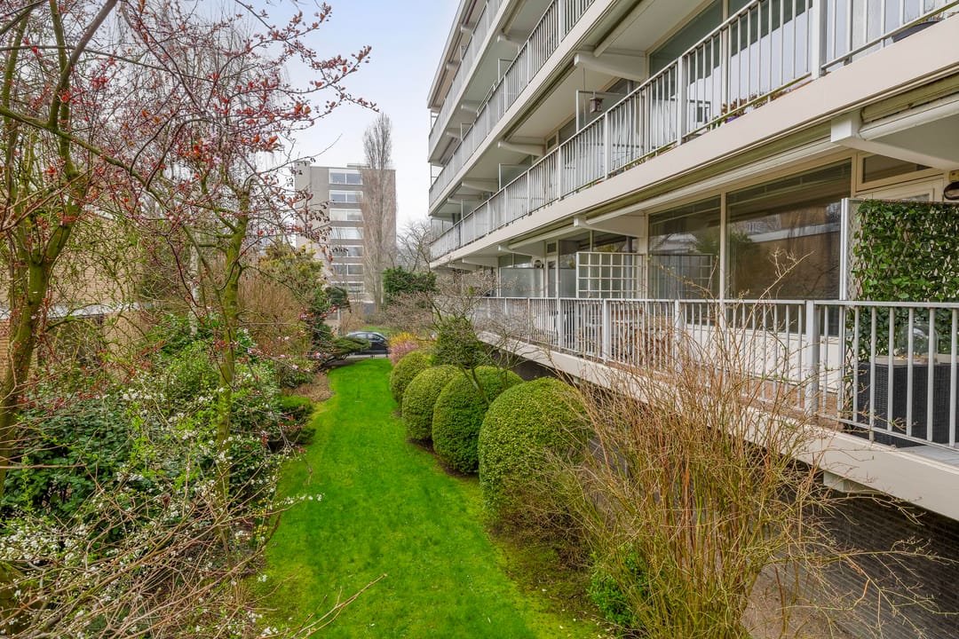 Photo 11 of Catharina van Rennesstraat 62