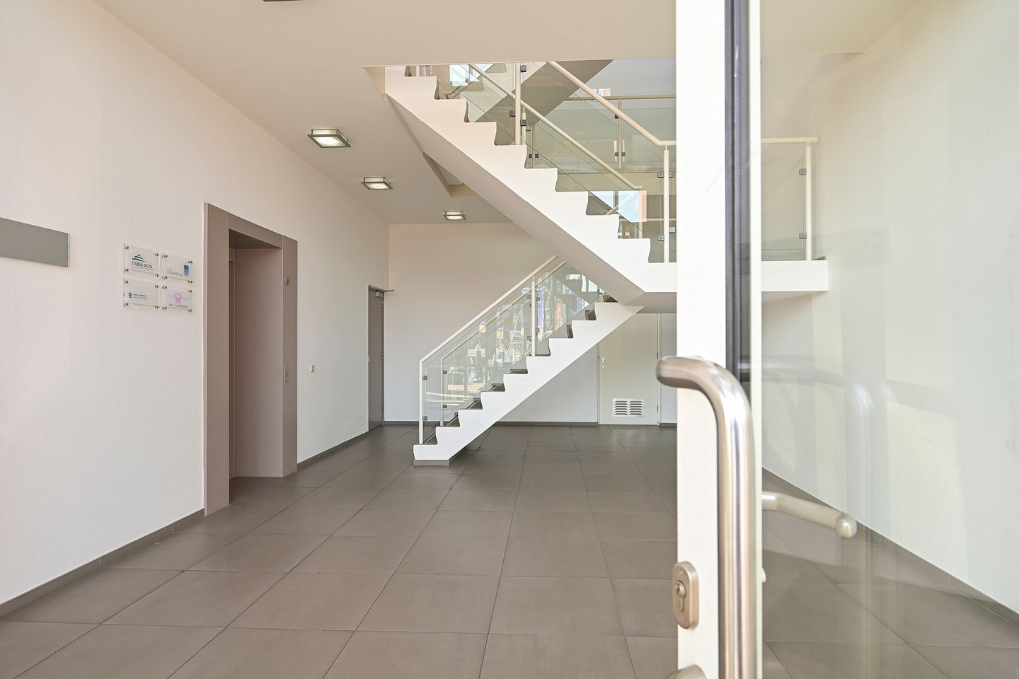 Bekijk foto 3 van Dr. Lelykade 18-B