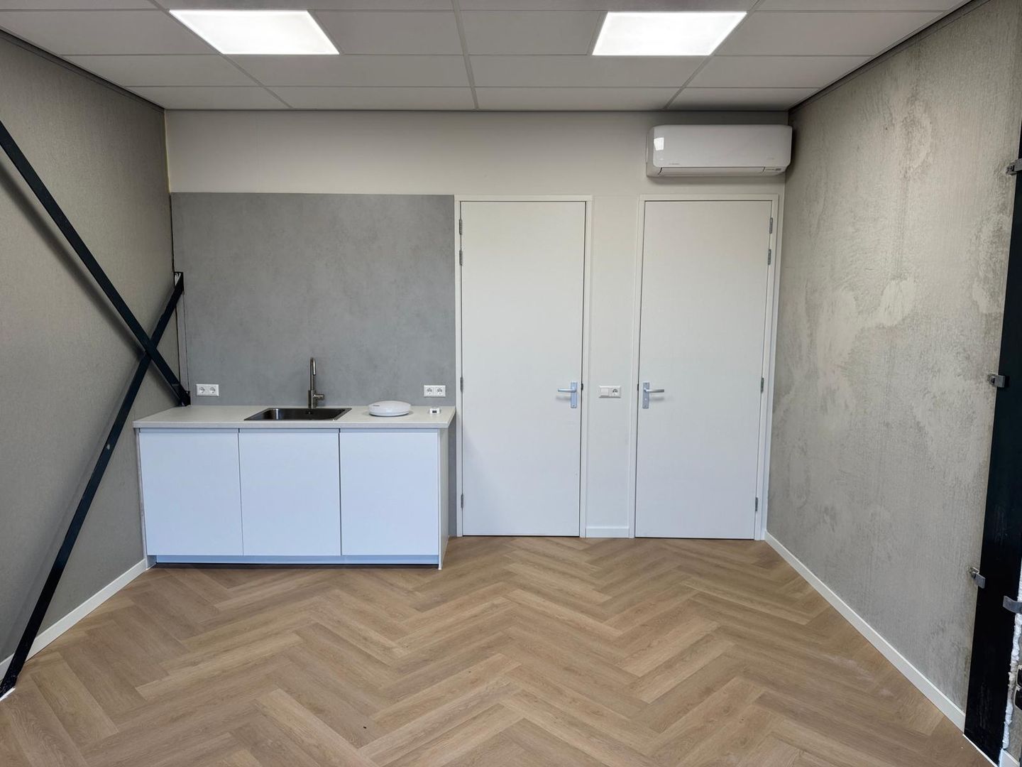 View photo 5 of Hogeweyselaan 201-H