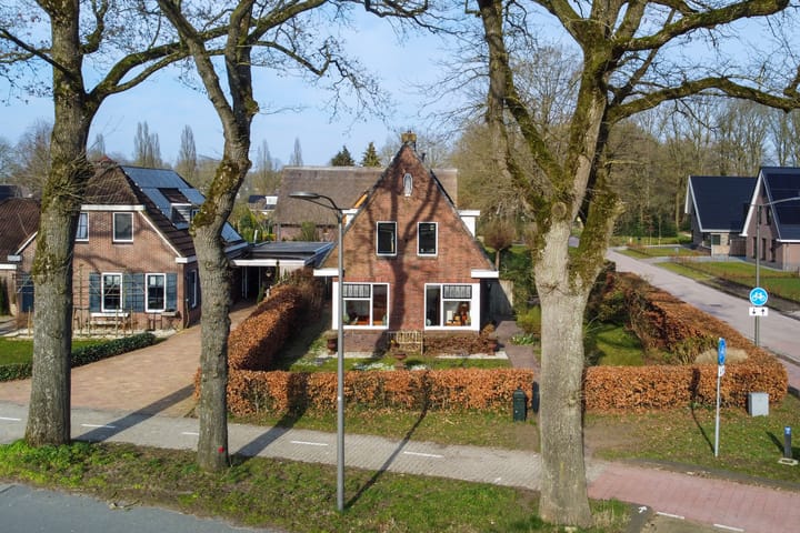 Photo 2 of Zwiggelterstraat 1