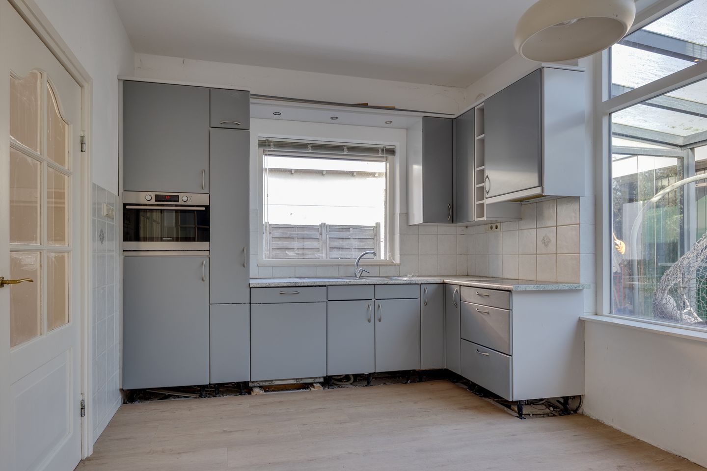 Charming semi-detached home with deep private garden in Schrijverskwartier — 13