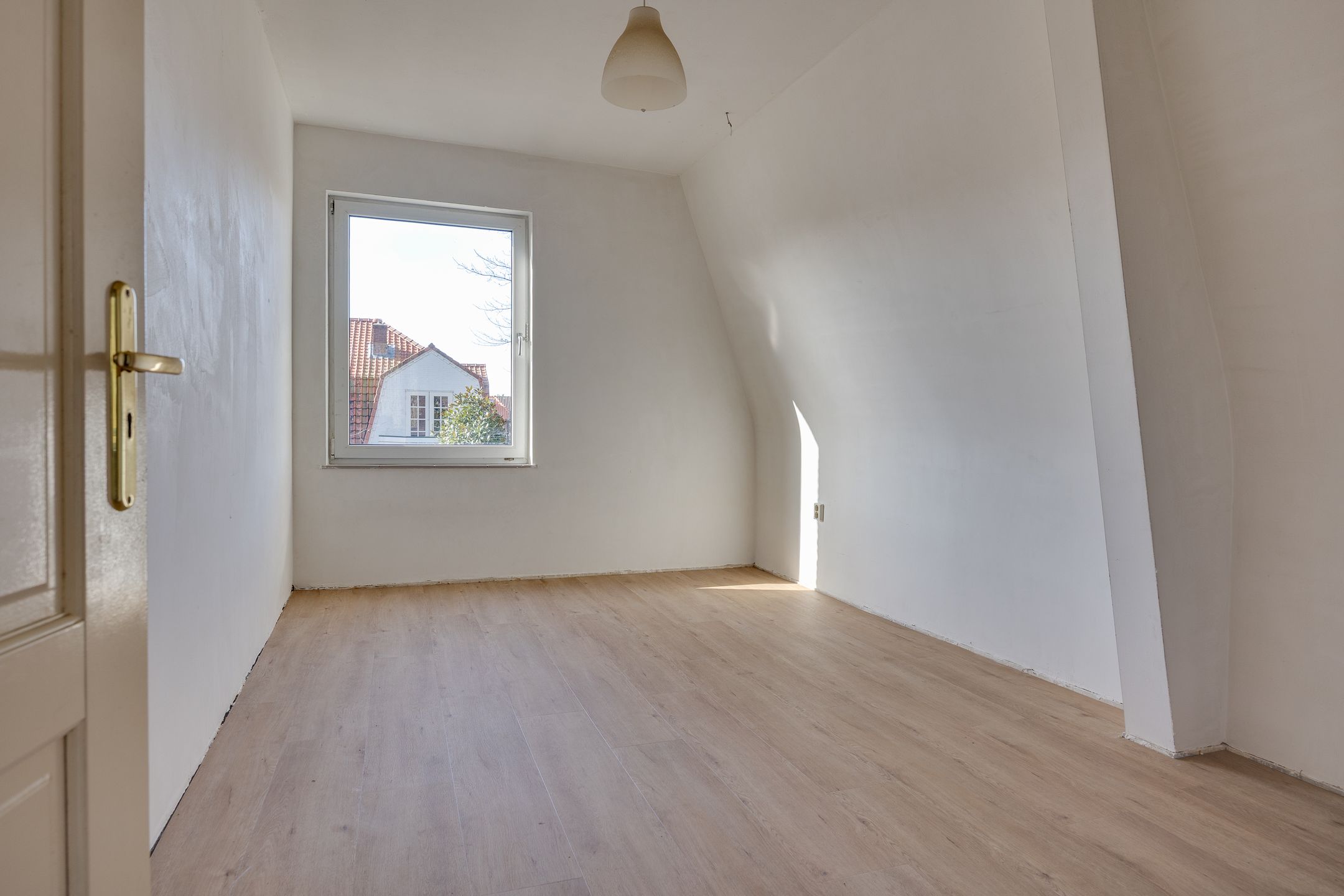 Charming semi-detached home with deep private garden in Schrijverskwartier — 18