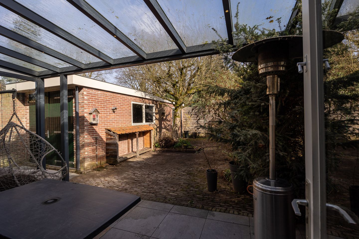Charming semi-detached home with deep private garden in Schrijverskwartier — 27