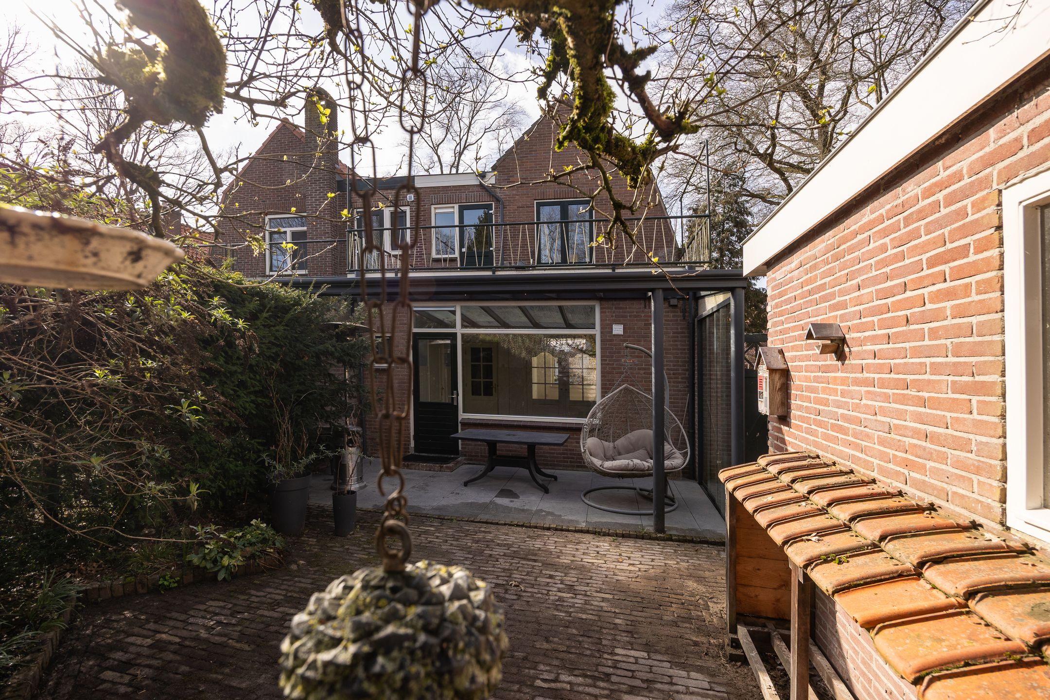 Charming semi-detached home with deep private garden in Schrijverskwartier — 32