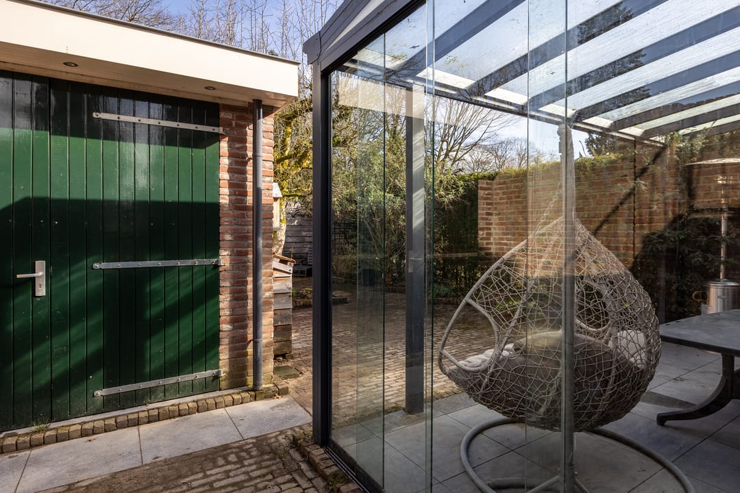 Charming semi-detached home with deep private garden in Schrijverskwartier — 33
