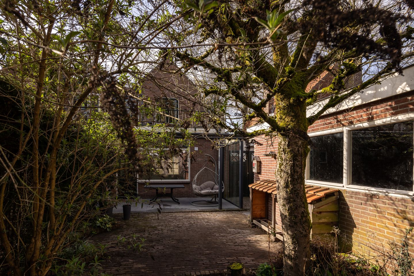 Charming semi-detached home with deep private garden in Schrijverskwartier — 31