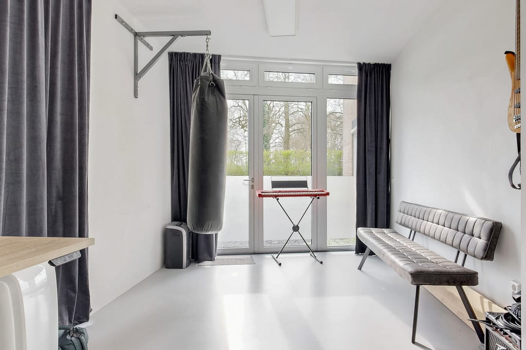 Spacious semi-detached house with modern amenities in Renkum — 13