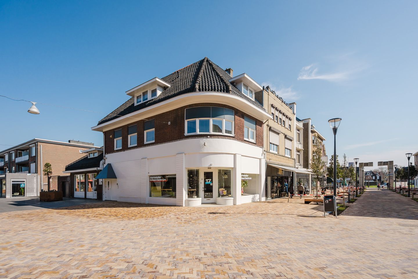 Bekijk foto 2 van Raadhuisstraat 17