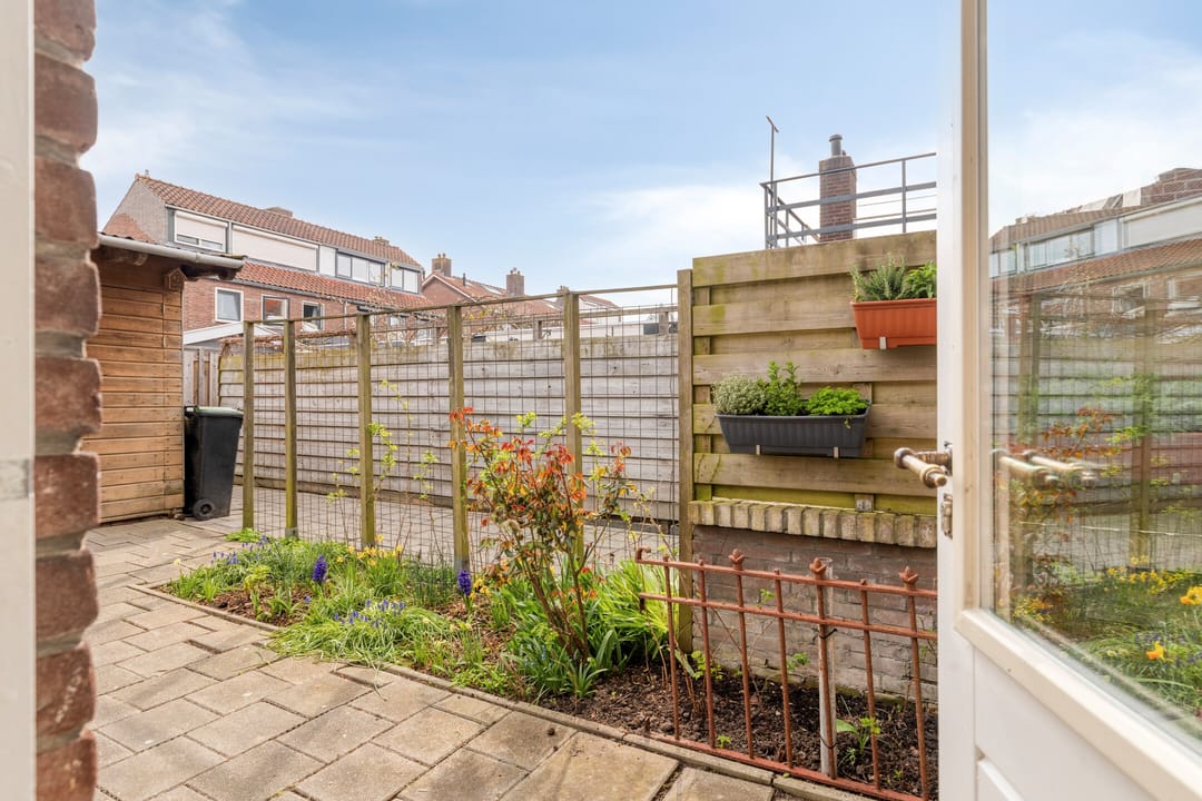 Foto 17 van Van der Leestraat 13