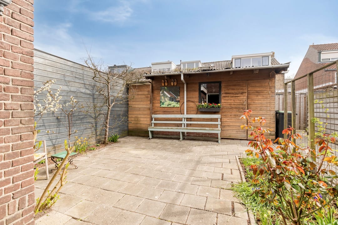 Foto 16 van Van der Leestraat 13