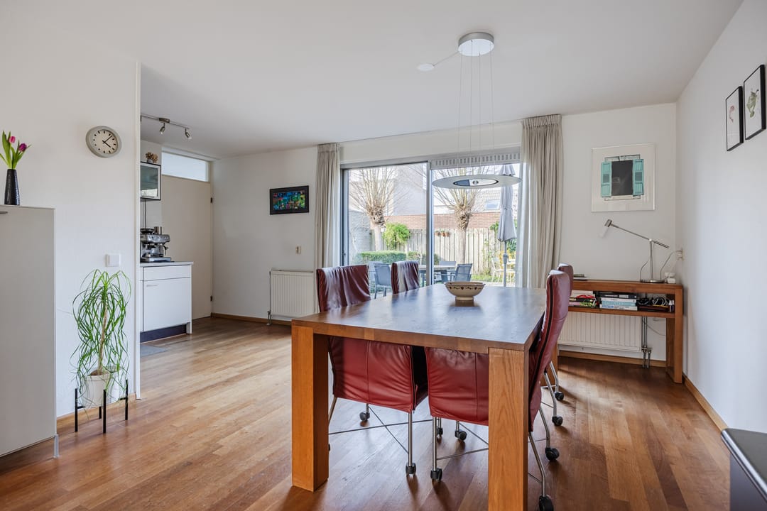 Photo 11 of Regenwulp 13