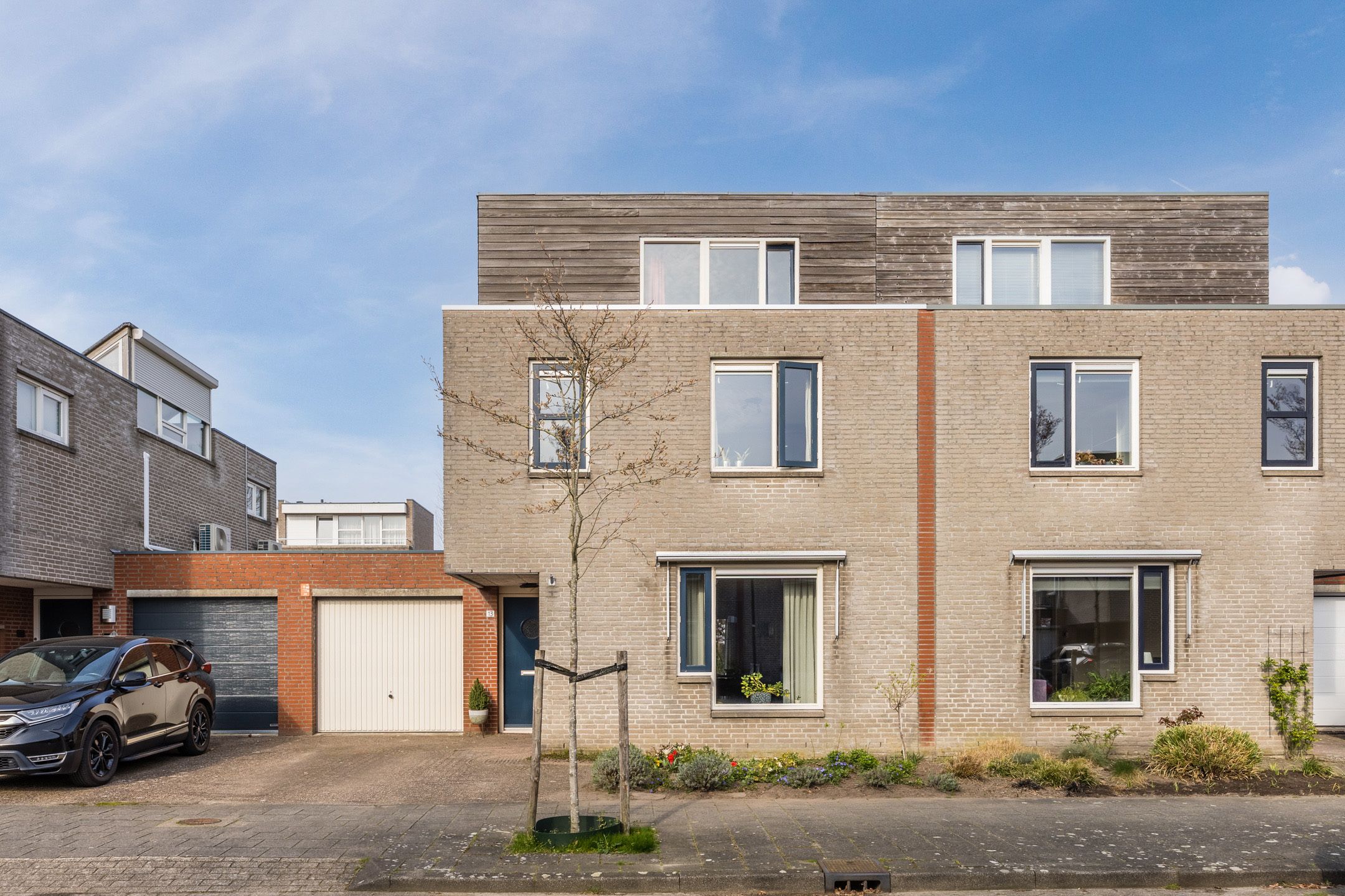 Photo 57 of Regenwulp 13