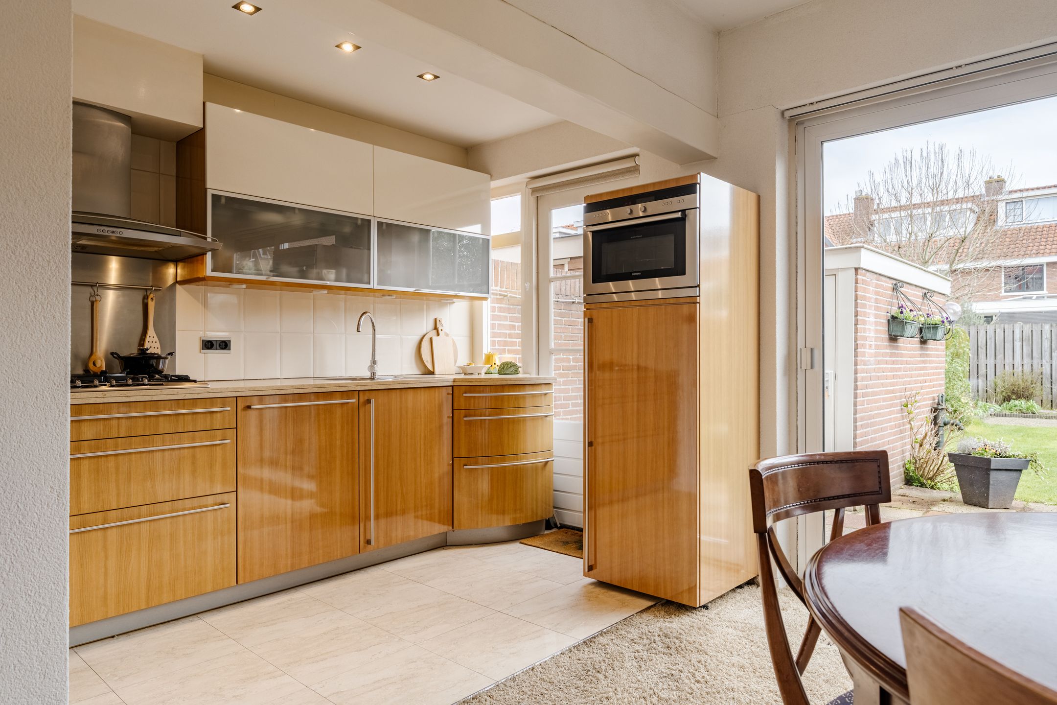 Characterful 1930s Terraced House with Five Bedrooms and Sunny Garden — 16