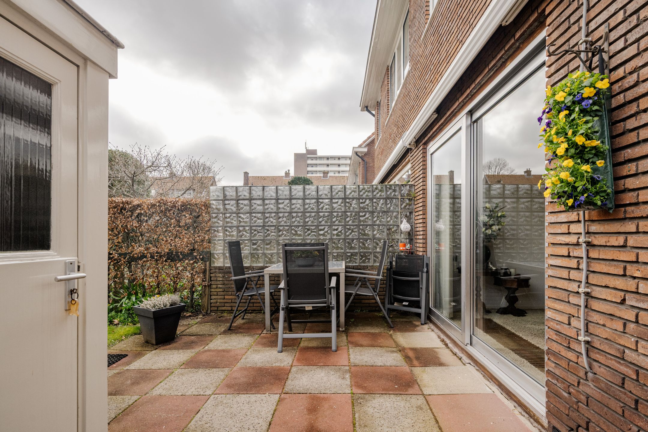 Characterful 1930s Terraced House with Five Bedrooms and Sunny Garden — 19