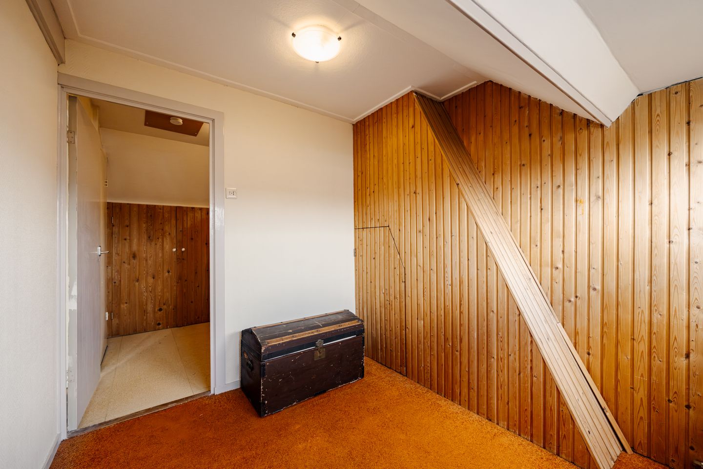 Characterful 1930s Terraced House with Five Bedrooms and Sunny Garden — 40