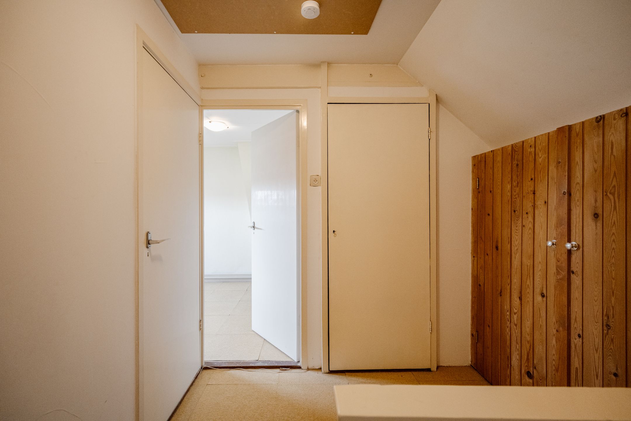 Characterful 1930s Terraced House with Five Bedrooms and Sunny Garden — 41