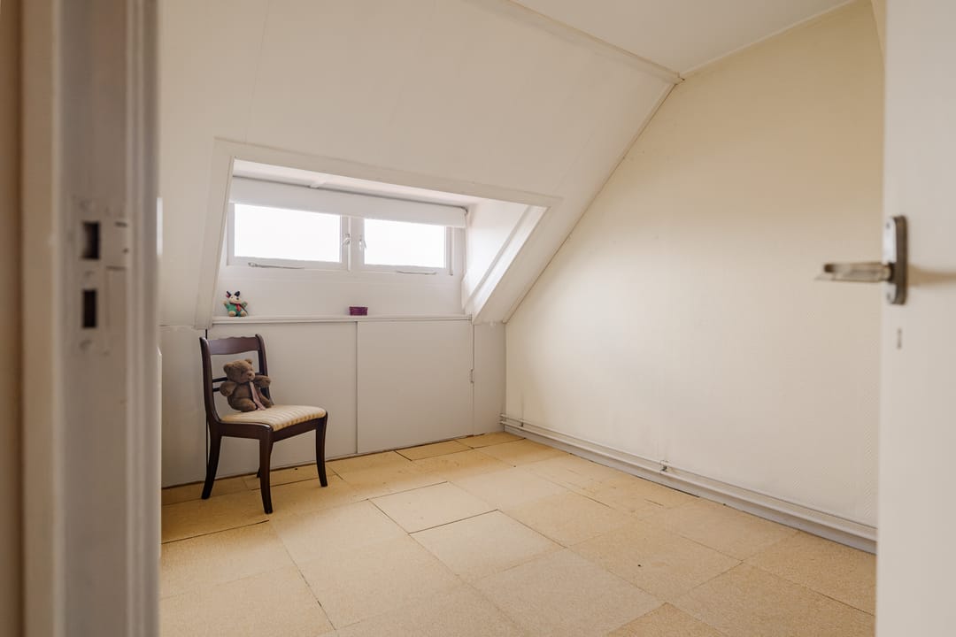 Characterful 1930s Terraced House with Five Bedrooms and Sunny Garden — 42