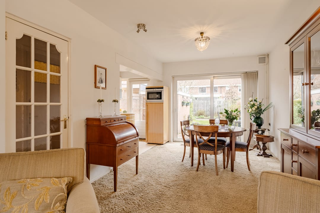 Characterful 1930s Terraced House with Five Bedrooms and Sunny Garden — 14