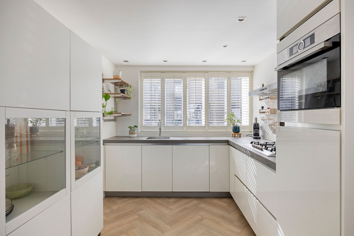 Foto 14 van Clariet Kok-van Alphenstraat 11