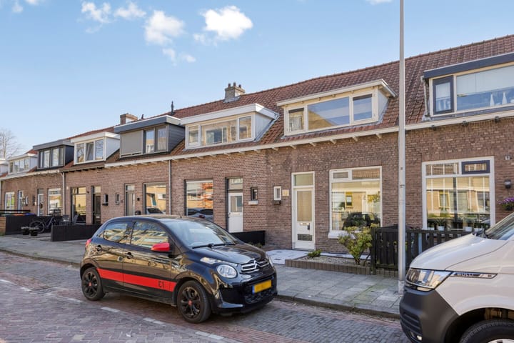 Photo 2 of Emmastraat 29