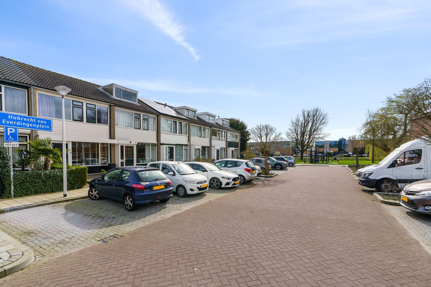 Spacious terraced home with sunny backyard in Vianen — 25