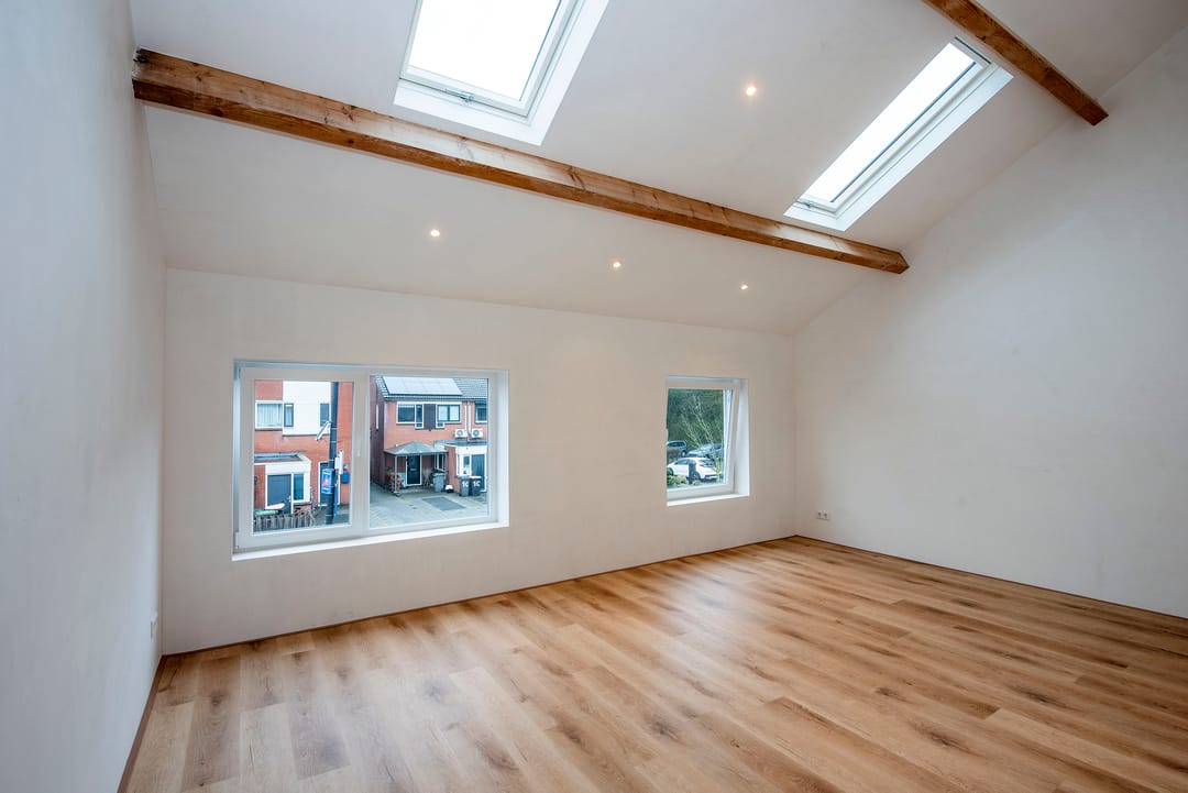 Renovated Top Floor Apartment with Heat Pump and Parking in Borne — 17