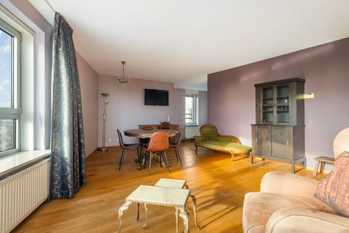 Photo 4 of Bulgersteyn 7305