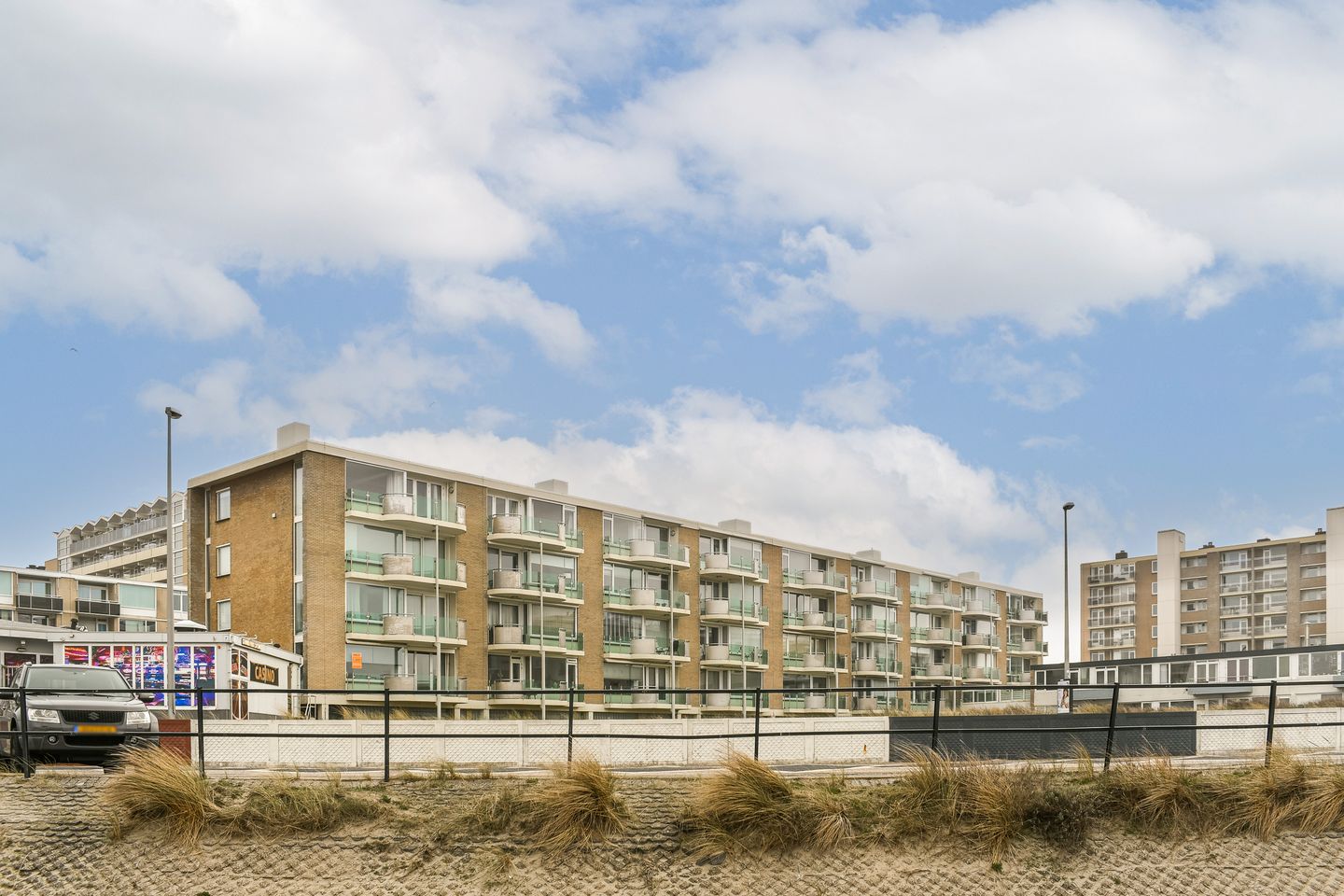Ready to move in apartment with sea view and two balconies in Zandvoort — 19