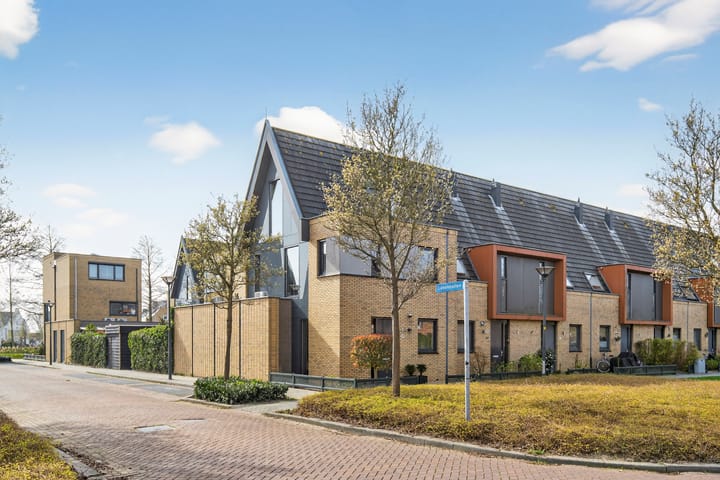 Colonnade 39 main image