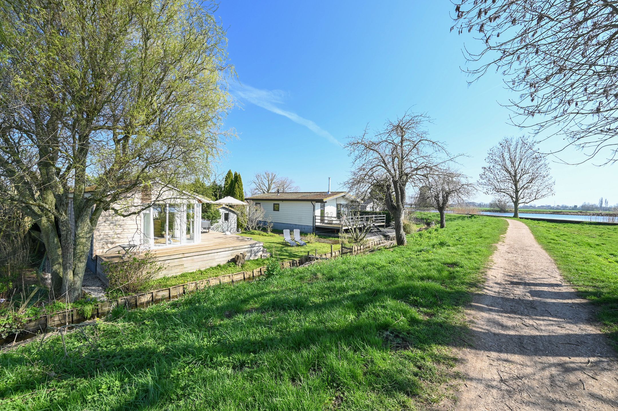 2-bedroom freehold villa in Nederhorst den Berg — photo 3 of 5