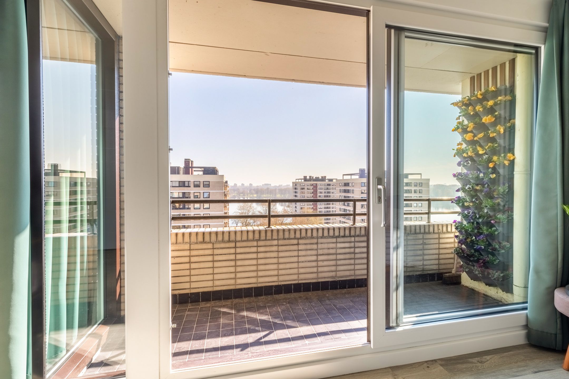 Light and Move-in Ready Apartment with Unobstructed View of Sloterplas — 12