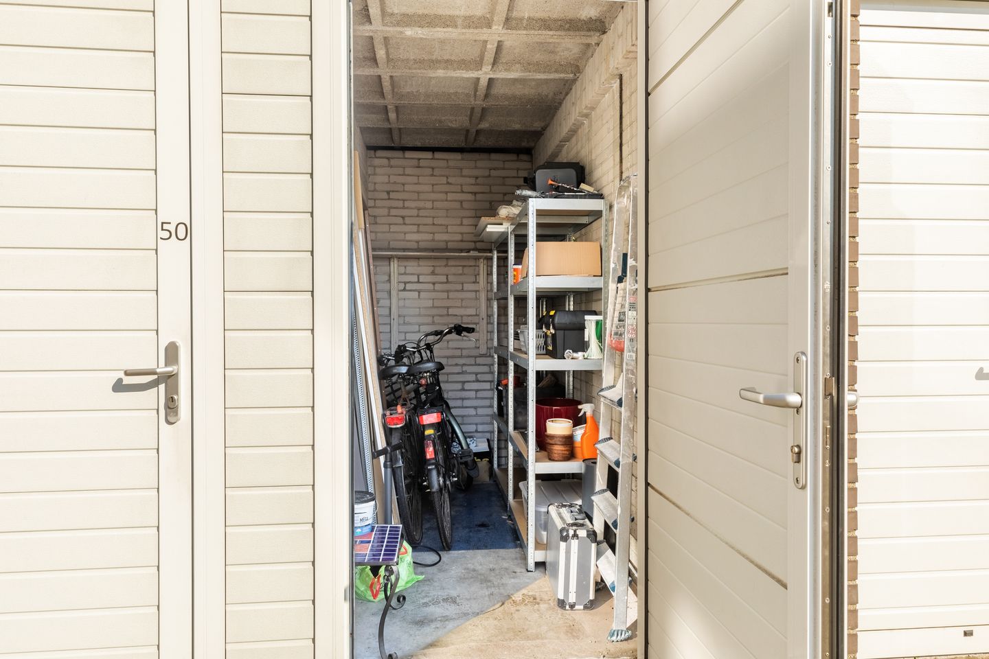Light and Move-in Ready Apartment with Unobstructed View of Sloterplas — 34
