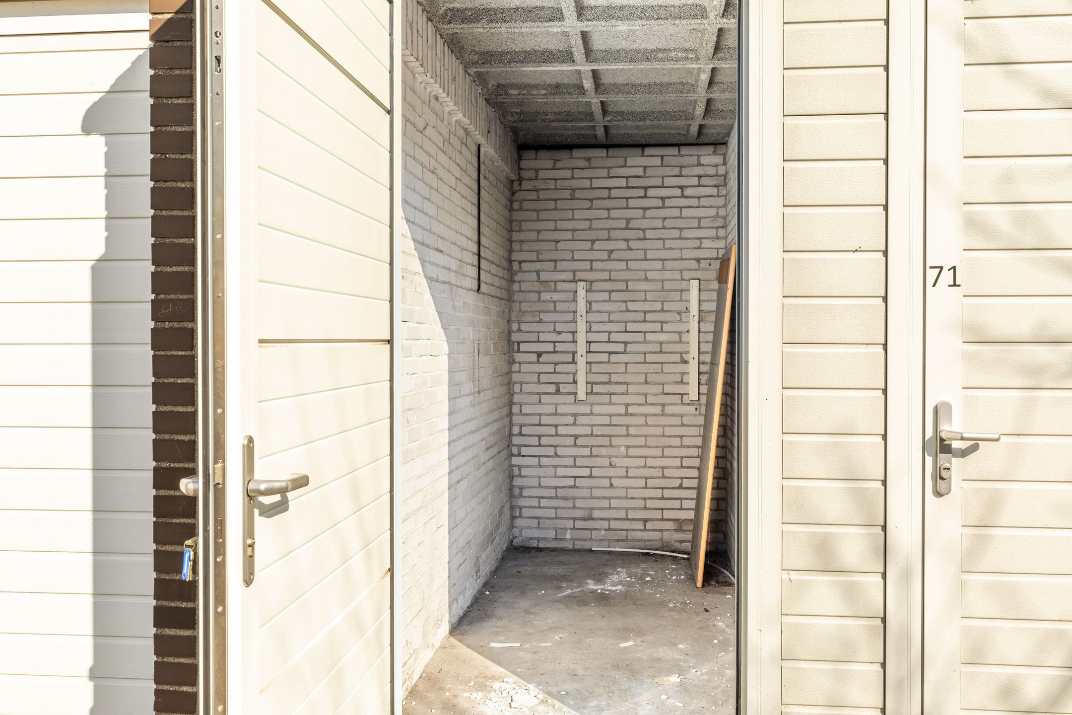 Light and Move-in Ready Apartment with Unobstructed View of Sloterplas — 36