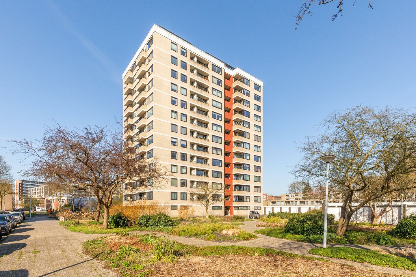 Light and Move-in Ready Apartment with Unobstructed View of Sloterplas — 40