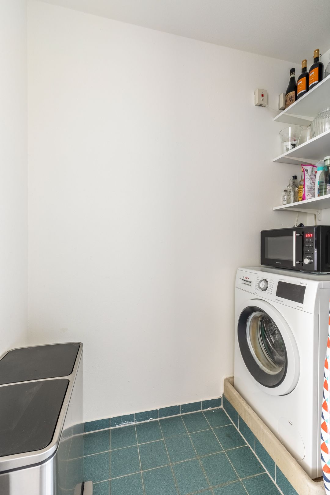 Light and Move-in Ready Apartment with Unobstructed View of Sloterplas — 28