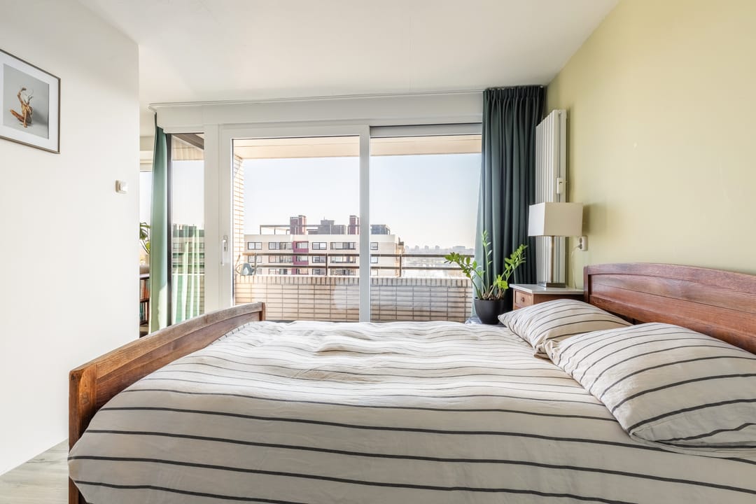 Light and Move-in Ready Apartment with Unobstructed View of Sloterplas — 23