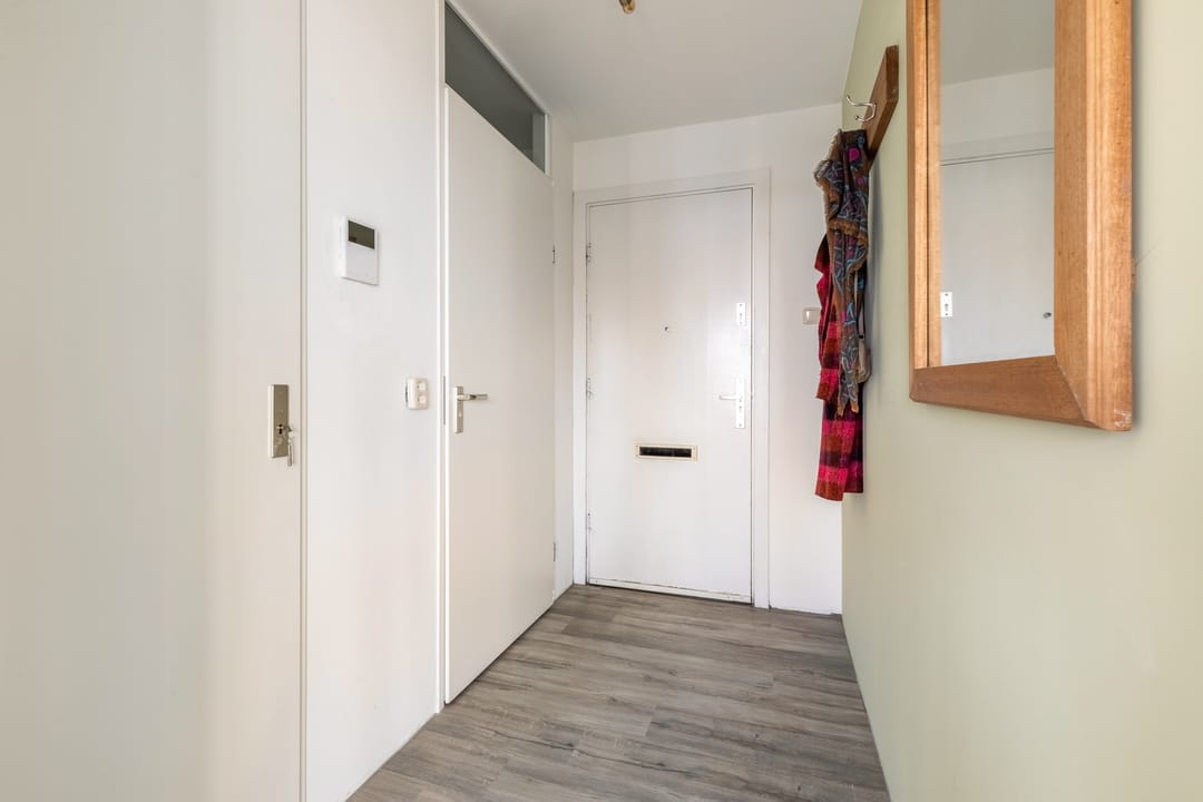 Light and Move-in Ready Apartment with Unobstructed View of Sloterplas — 26