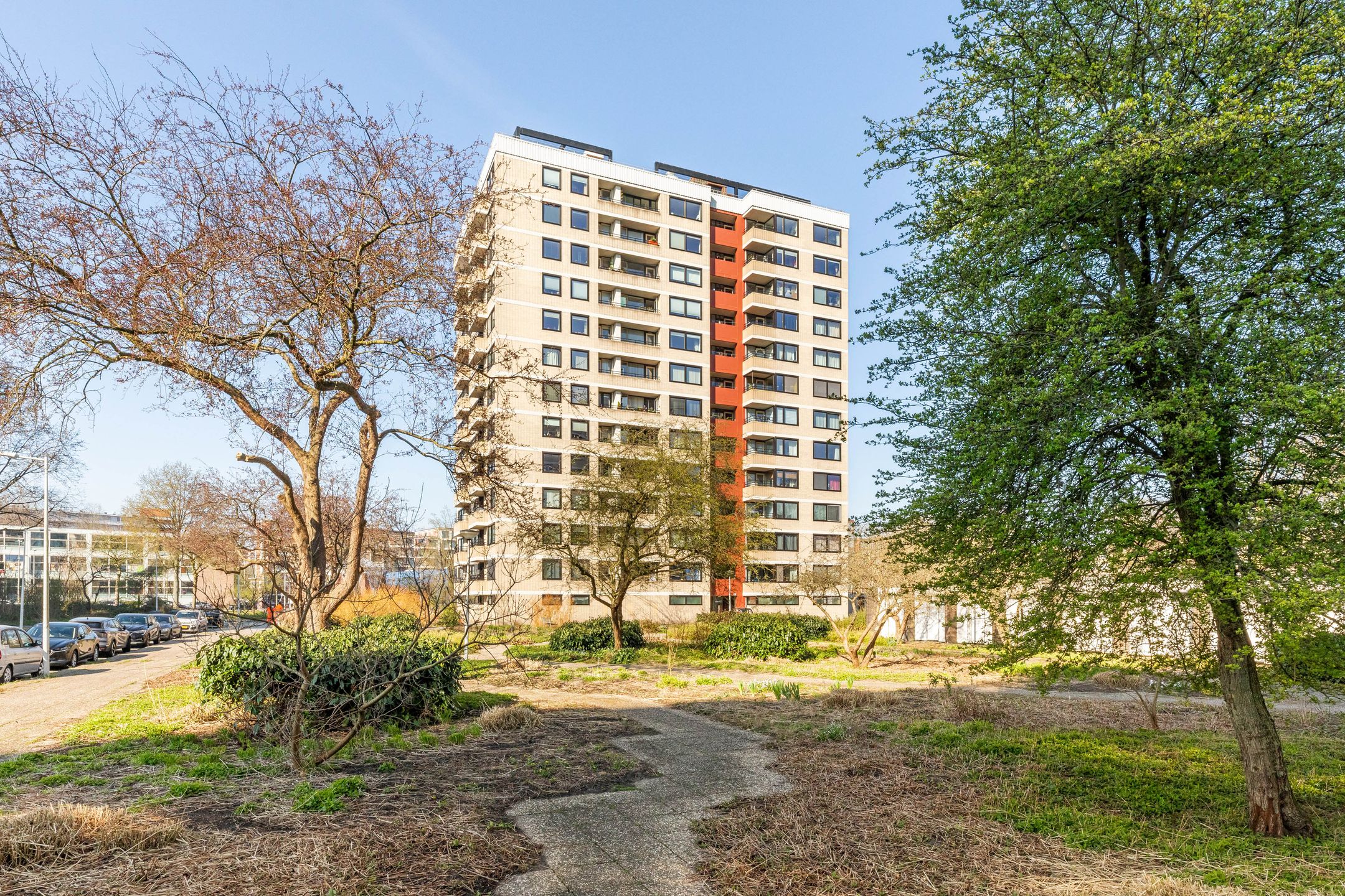 Light and Move-in Ready Apartment with Unobstructed View of Sloterplas — 39
