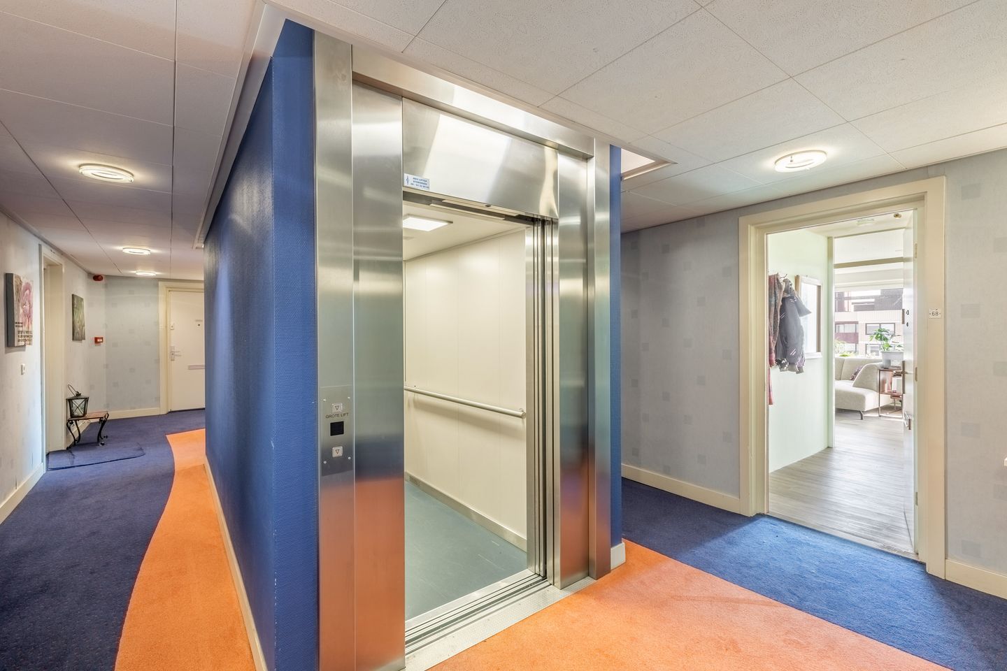 Light and Move-in Ready Apartment with Unobstructed View of Sloterplas — 29