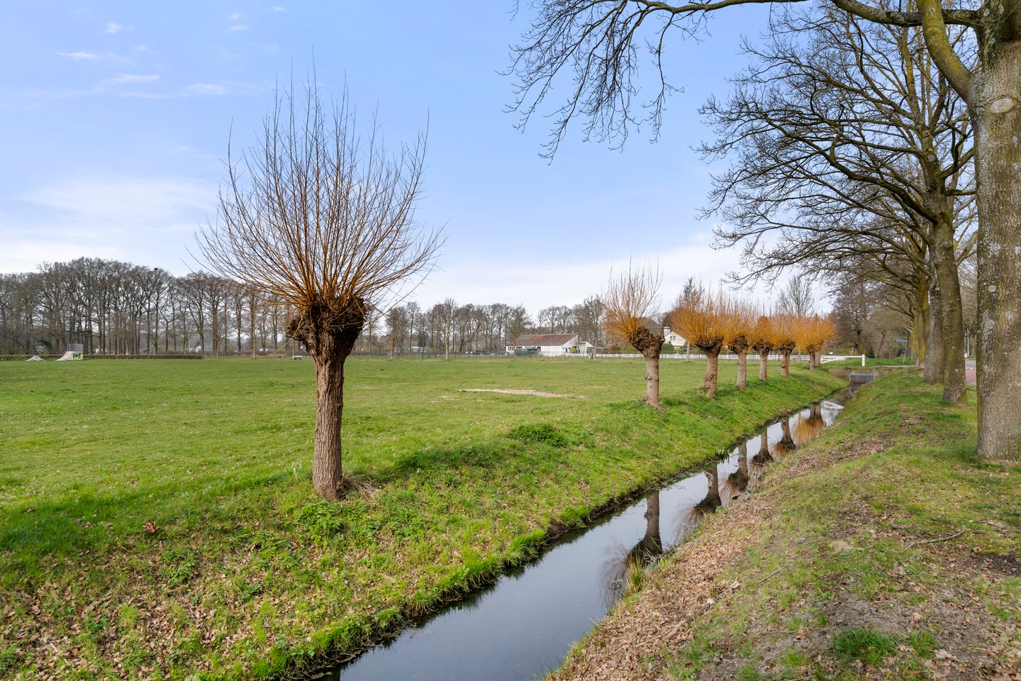 Photo 10 of Achterstraat 12