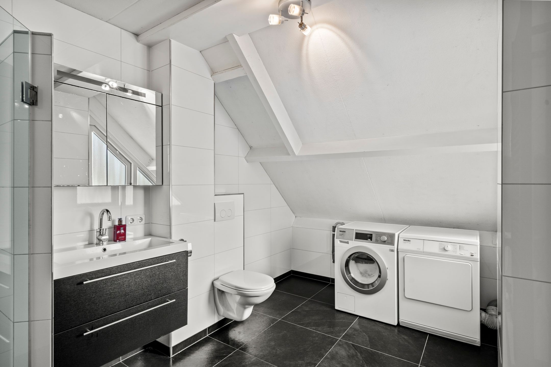 Photo 39 of Achterstraat 12