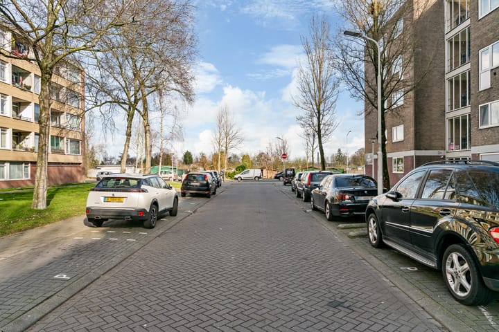 Photo 4 of Linnaeusstraat 232