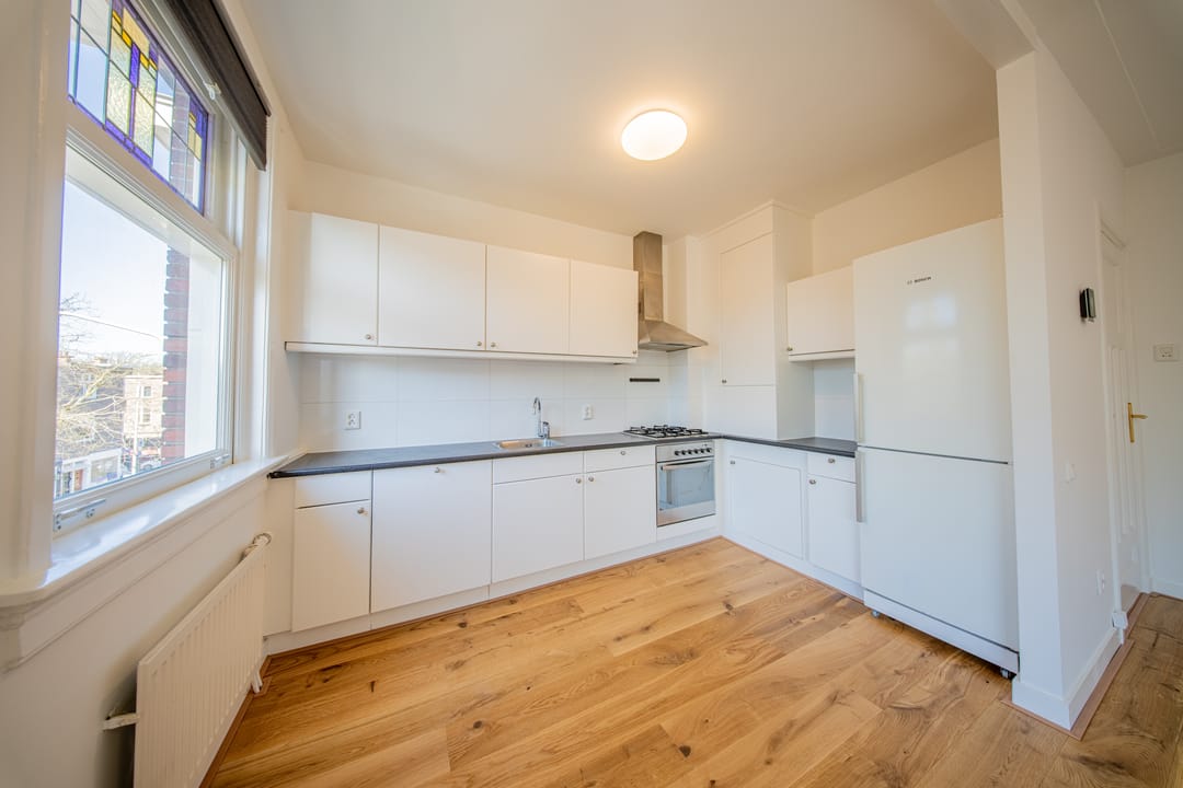 Photo 8 of Van Hoytemastraat 71-A