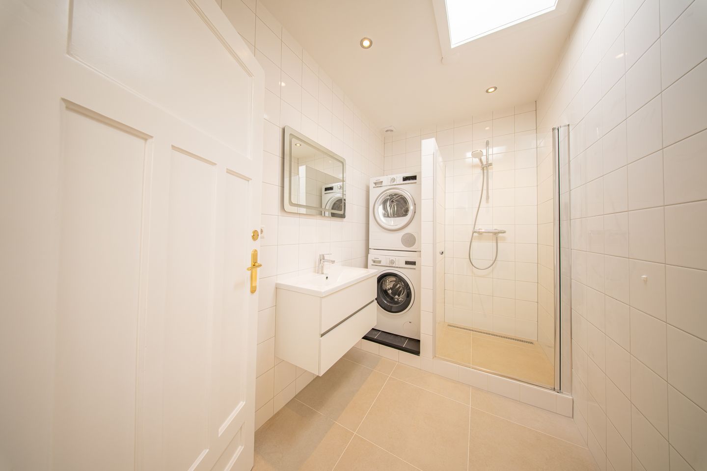 Photo 14 of Van Hoytemastraat 71-A