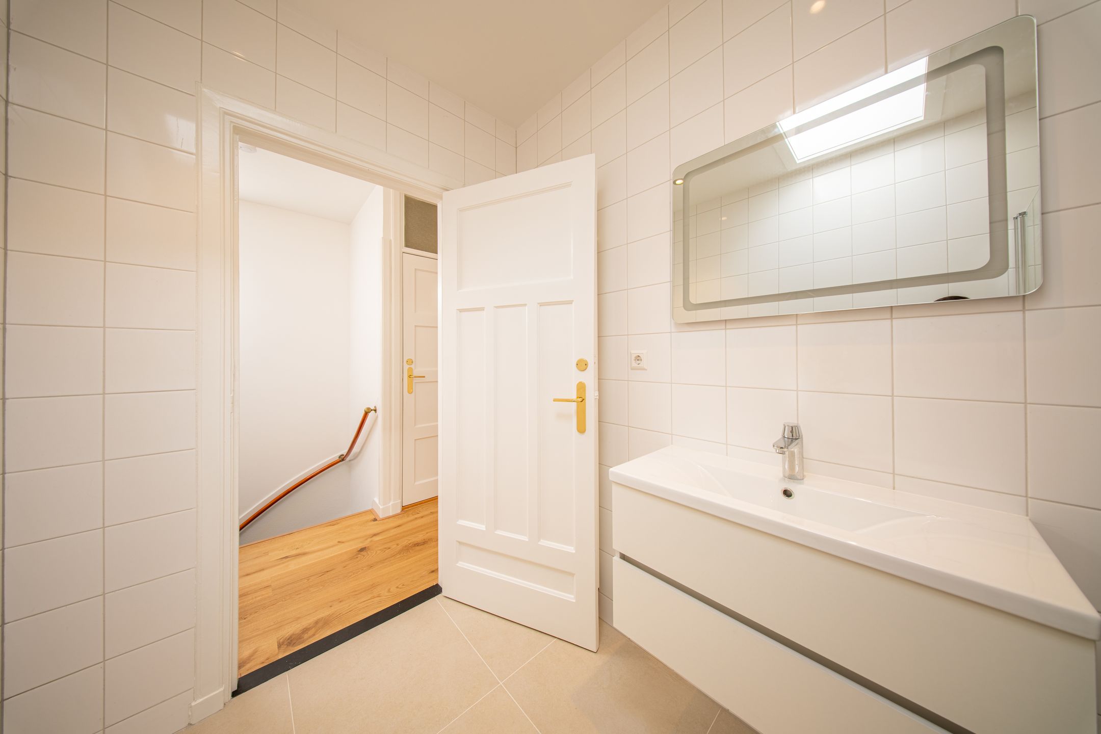 Photo 15 of Van Hoytemastraat 71-A