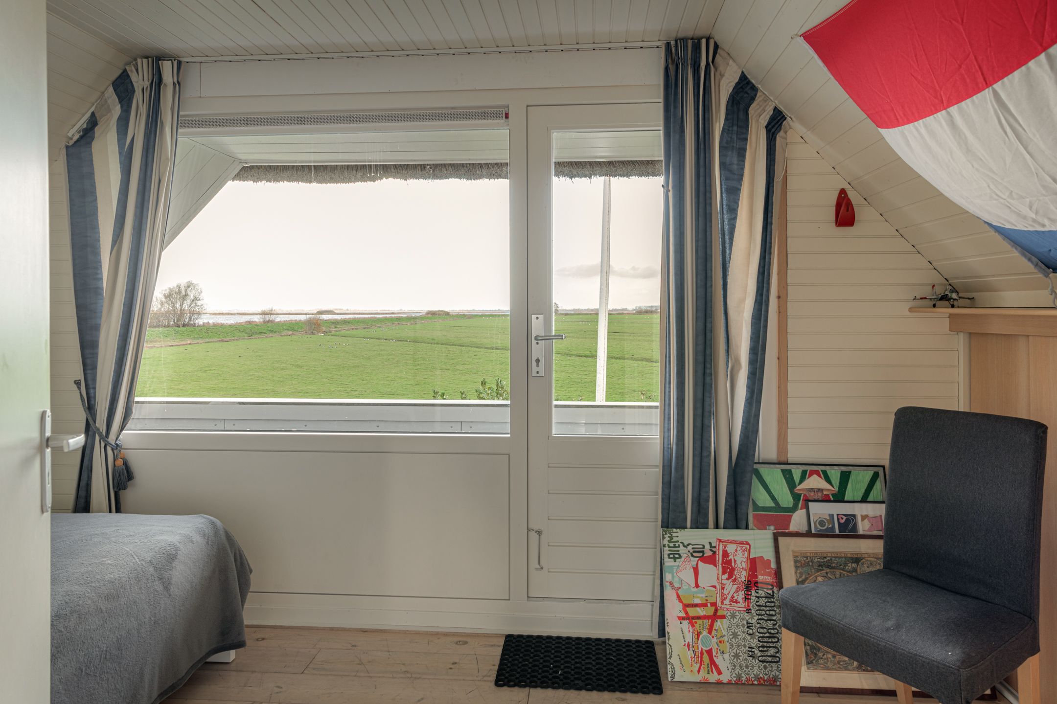 Photo 18 of It String 55